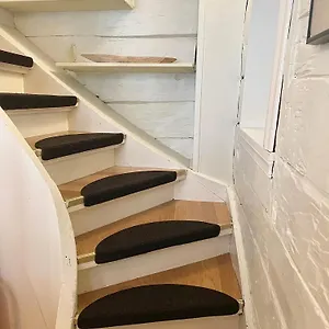 https://charming-bergen-house-rare-historic-house-from-1779.hotelsinbergen.net